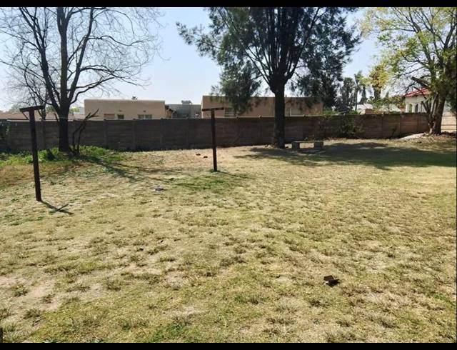 2 BEDROOM PROPERTY TO RENT IN CRYSTAL PARK